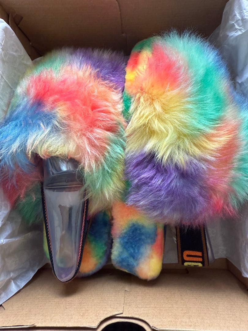年内最終セール★新品UGG W FLUFF YEAH PRIDE RAINBOW