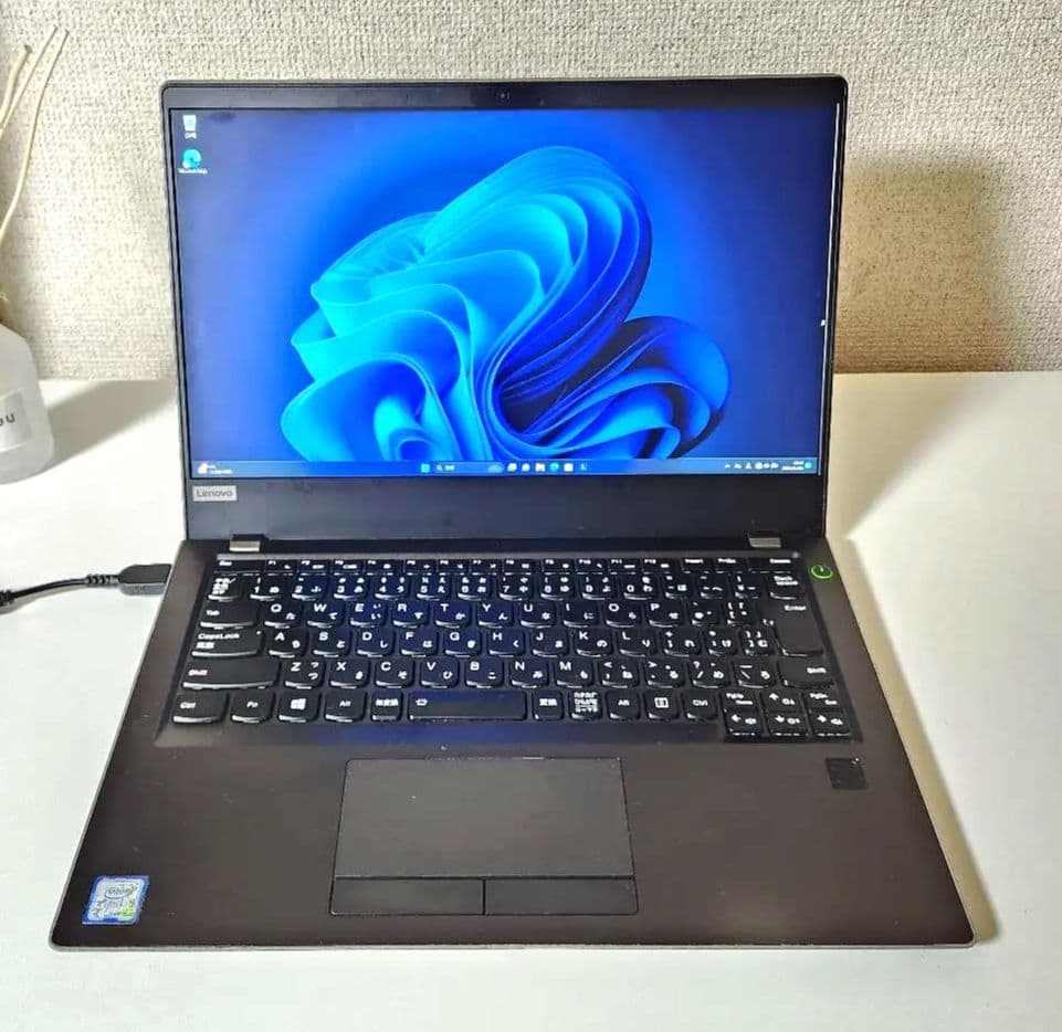 週末限定セール　Lenovo フルHD/i5/RAM8/SSD256/win11