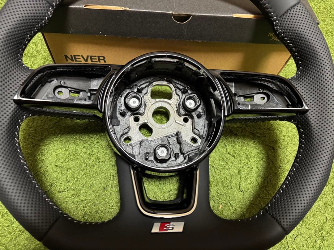 8WアウディA4Sライン用フラットボトムステアリング