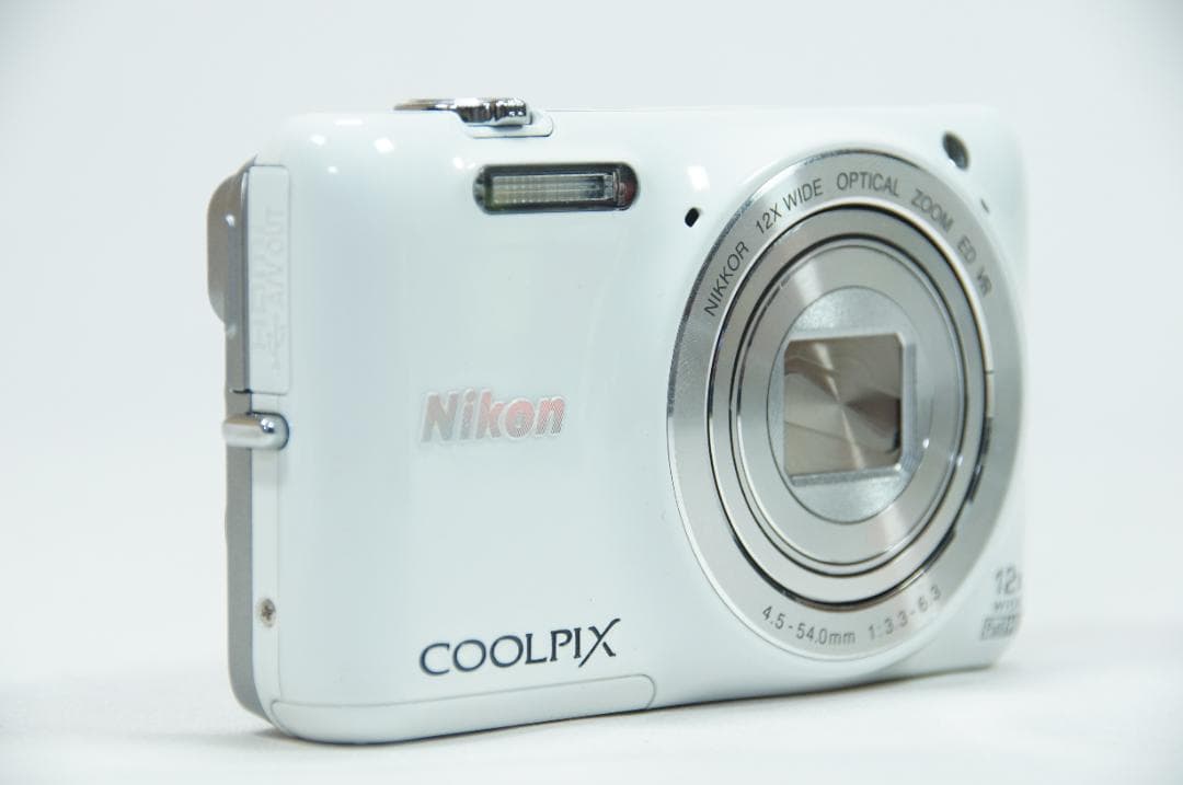 【美品／動作確認済】Nikon COOLPIX S6600 デジタルカメラ 白