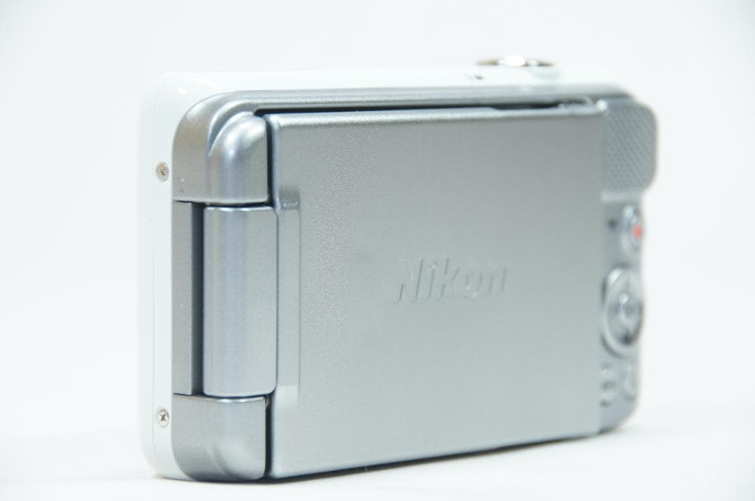 【美品／動作確認済】Nikon COOLPIX S6600 デジタルカメラ 白