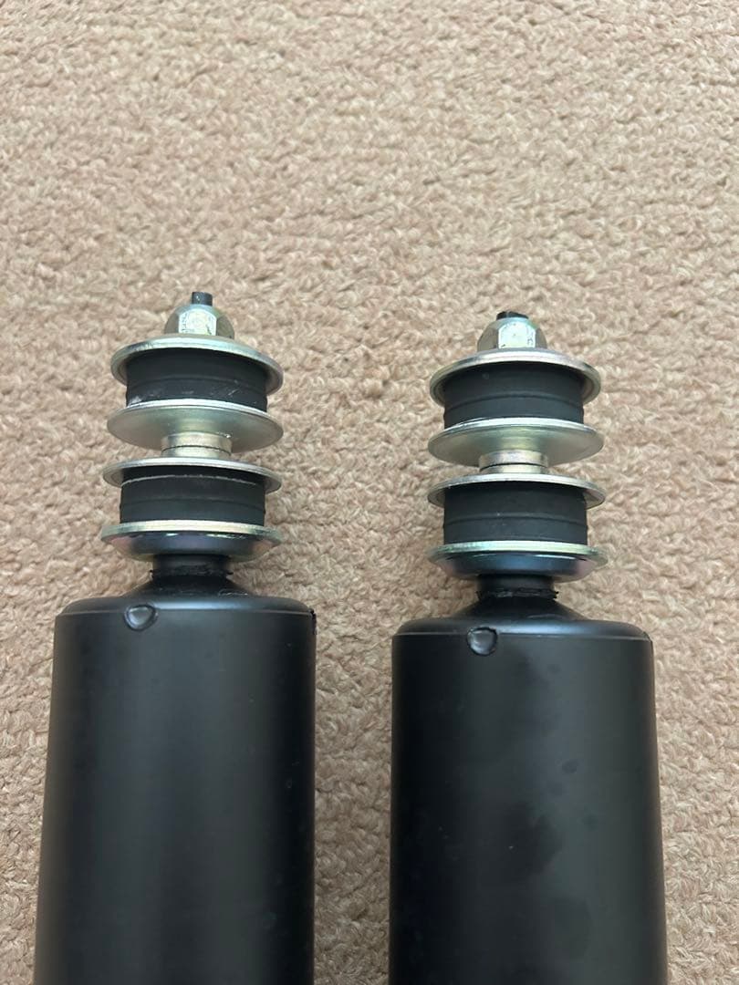 ハイエース200系7型新車外し ショックアブソーバー