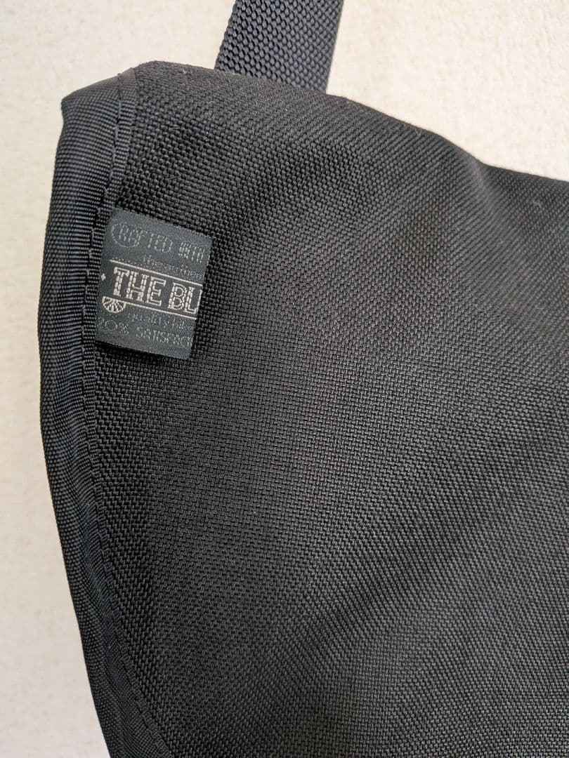 アクセサリー the messenger bag half (black)BLUE LUG