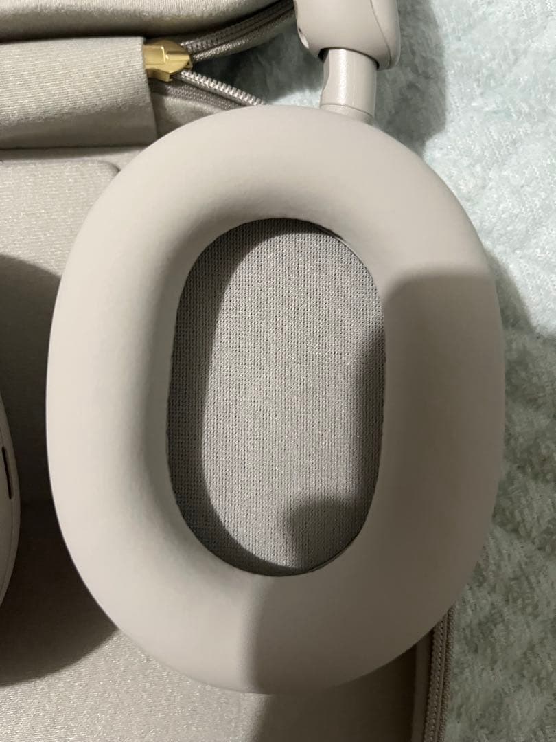 SONY製 WH-1000XM5 高性能ノイキャンヘッドホン（ほぼ未使用）
