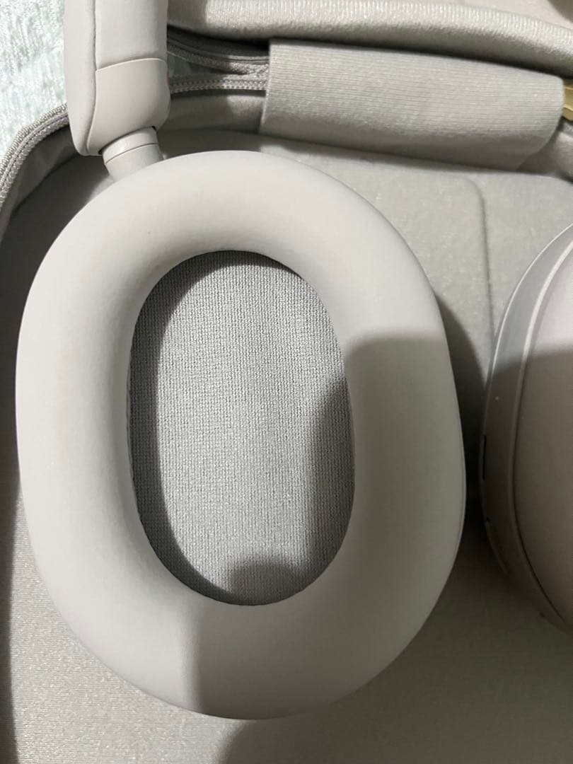 SONY製 WH-1000XM5 高性能ノイキャンヘッドホン（ほぼ未使用）