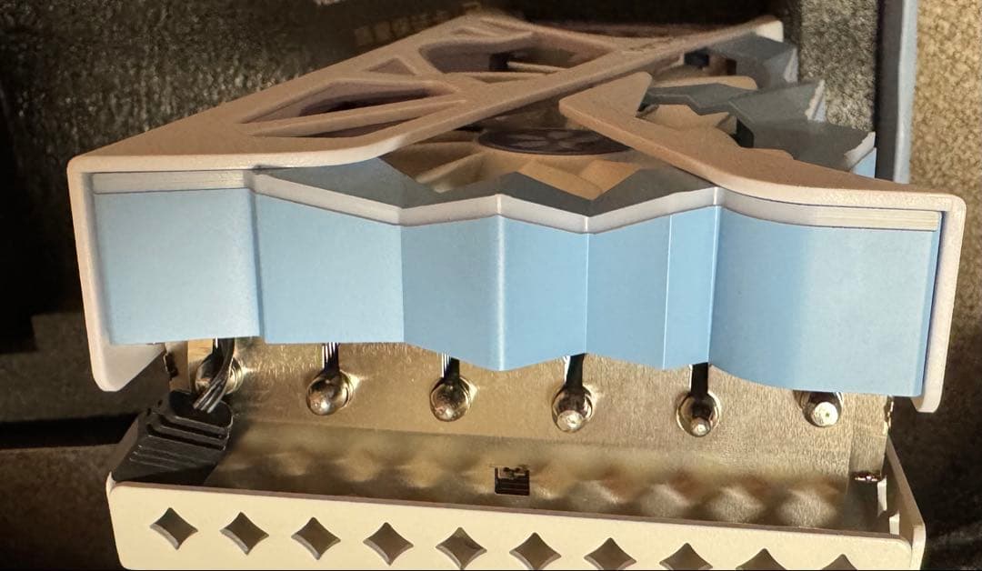 グラフィックボード・グラボ・ビデオカード Yeston Radeon RX7700XT 12GB Sakura Waifu