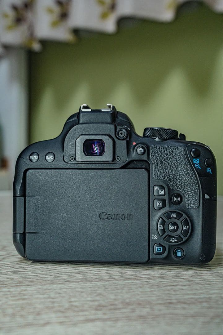 w*。様 Canon EOS kissx9i +単焦点レンズセット