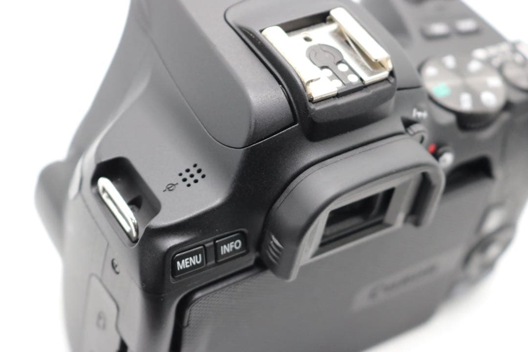 美品 【Canon EOS Kiss X10 ダブルレンズ】 Wi-Fi搭載