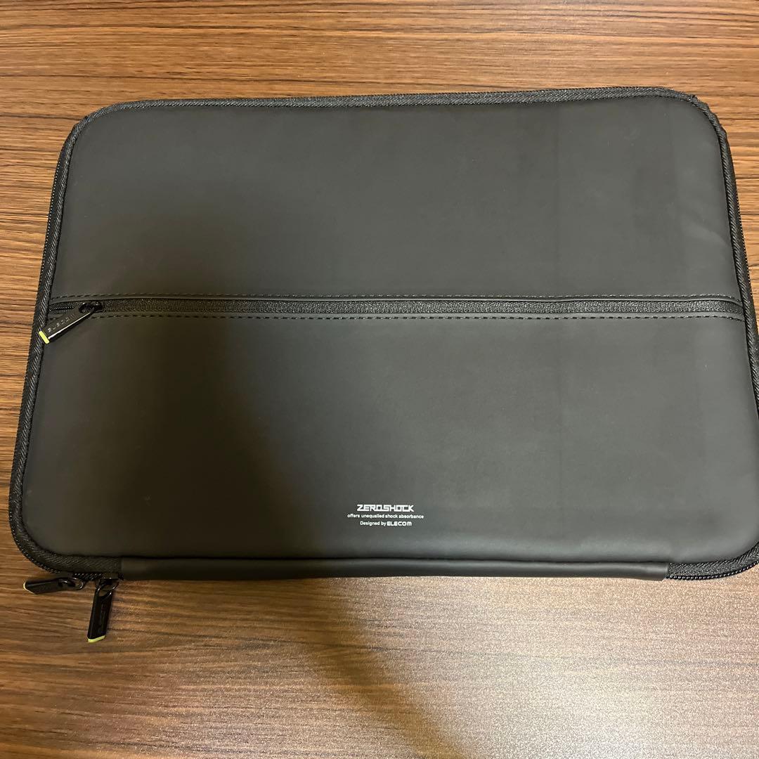 13インチmacbook air 本体　zeroshockパソコンケース付き！