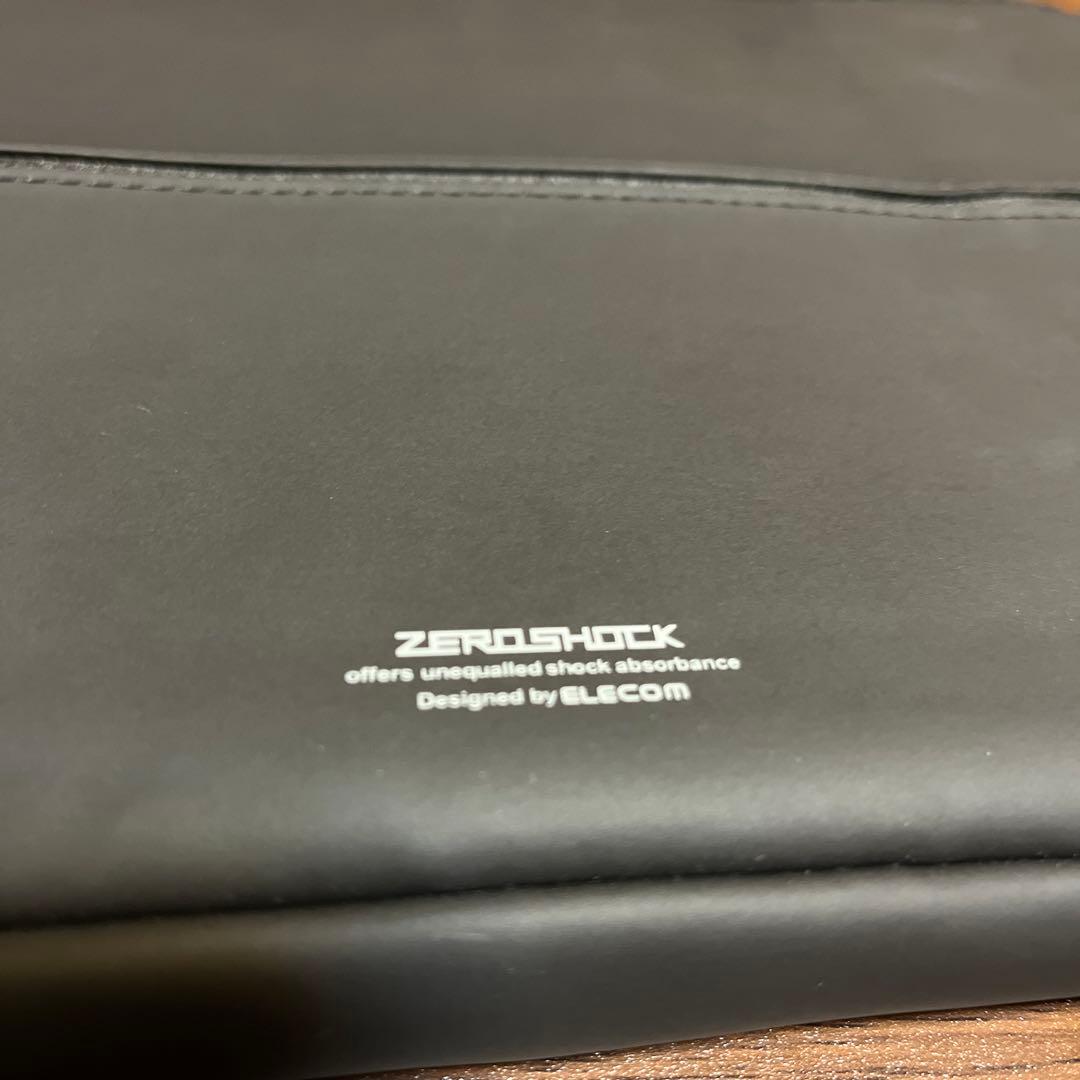 13インチmacbook air 本体　zeroshockパソコンケース付き！