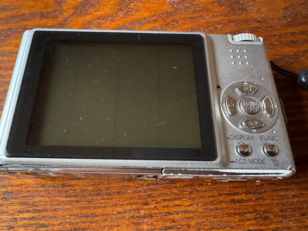 パナソニックLUMIX DMC-FX33 コンパクトデジタルカメラ　バッテリー付