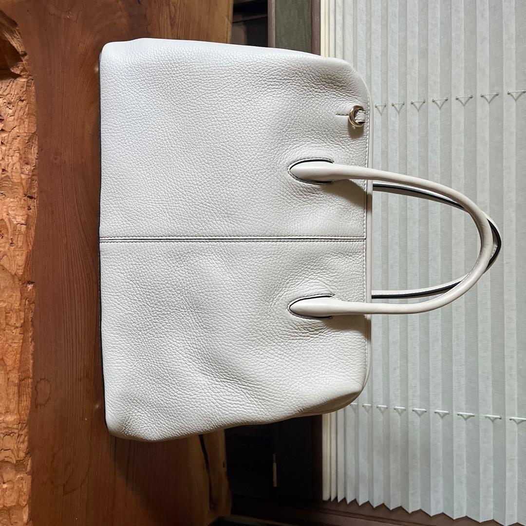 みーFURLA 薄いグレービジネスバッグ