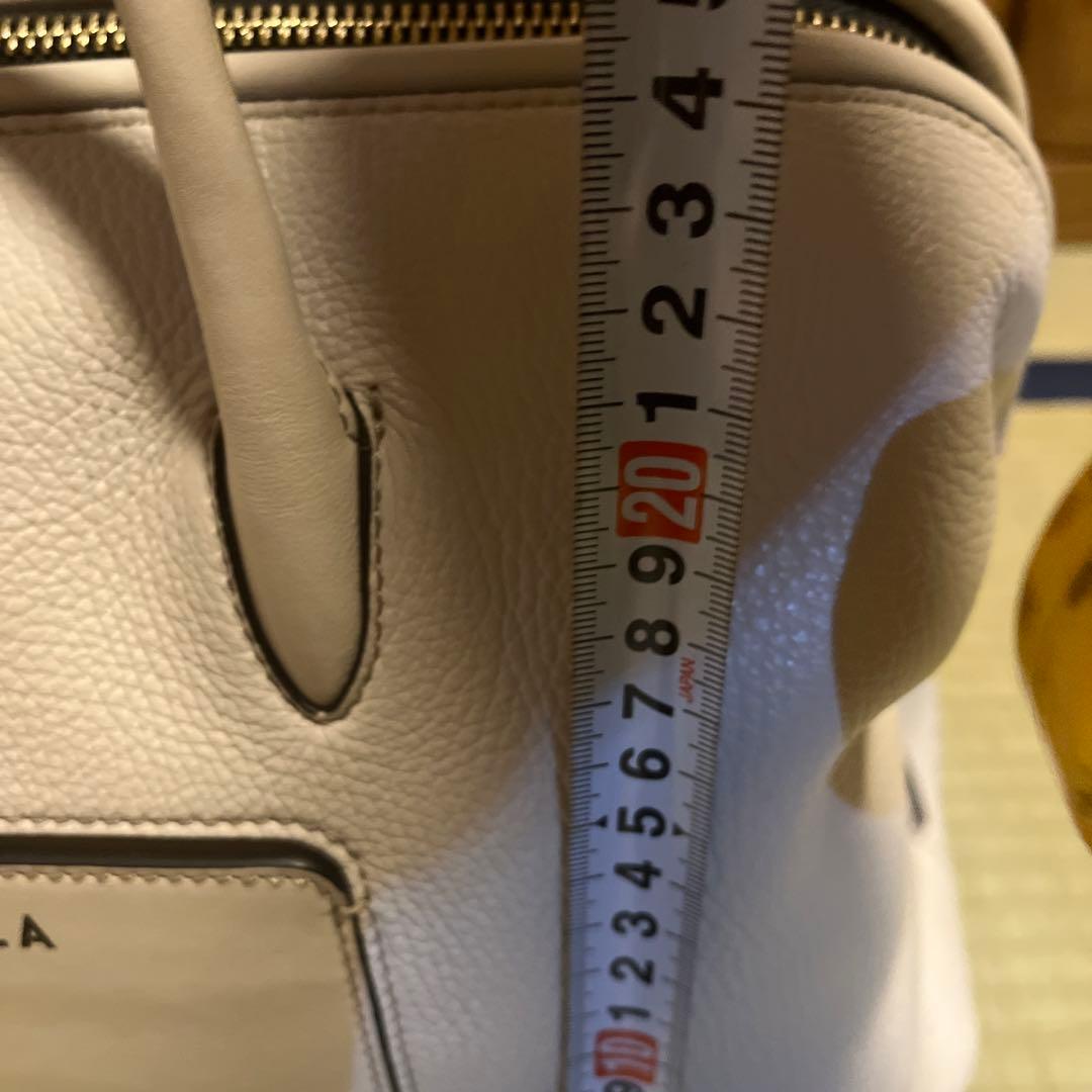 みーFURLA 薄いグレービジネスバッグ