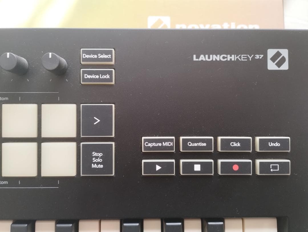【美品・動作確認済】NOVATION Launchkey 37 MK3 元箱あり