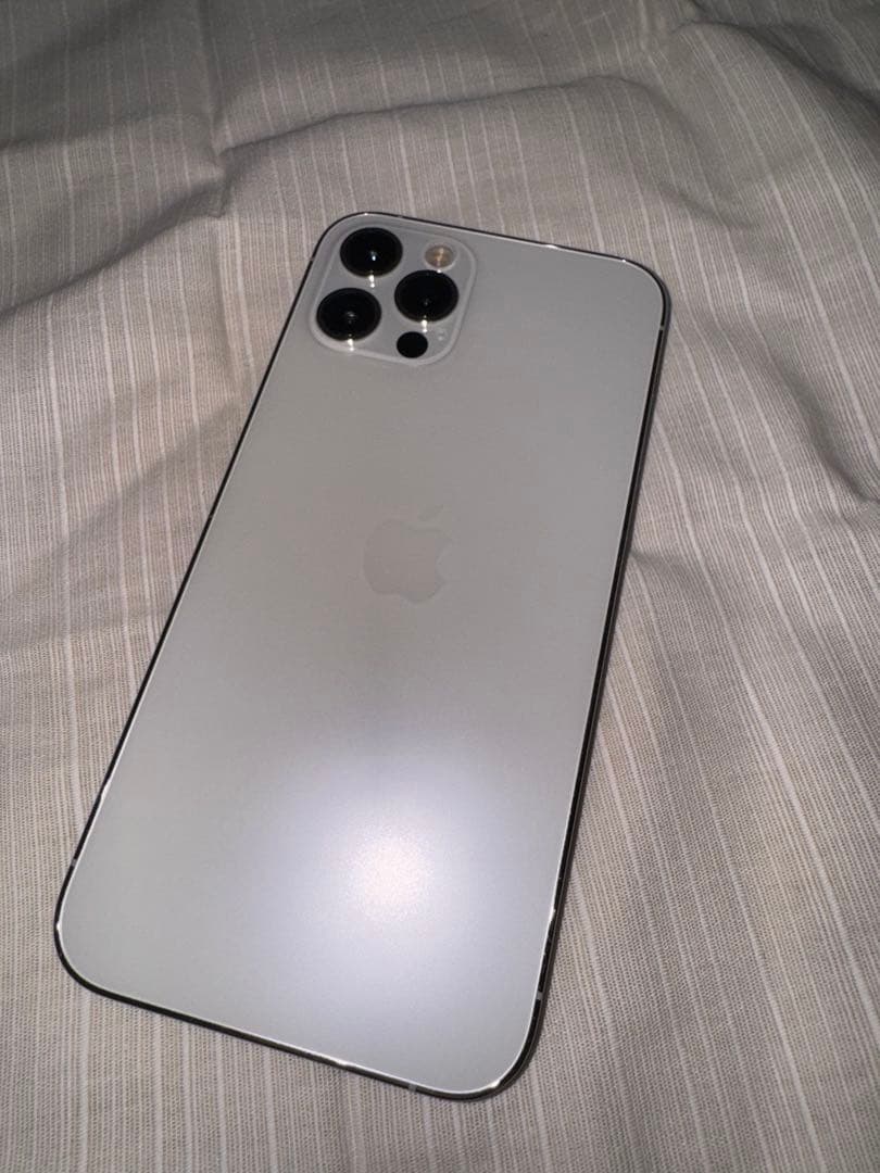 Apple iPhone 12 Pro シルバー