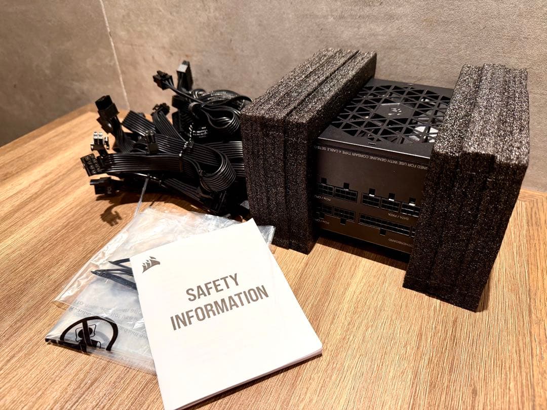 電源ユニット Corsair RMe Series RM1000e