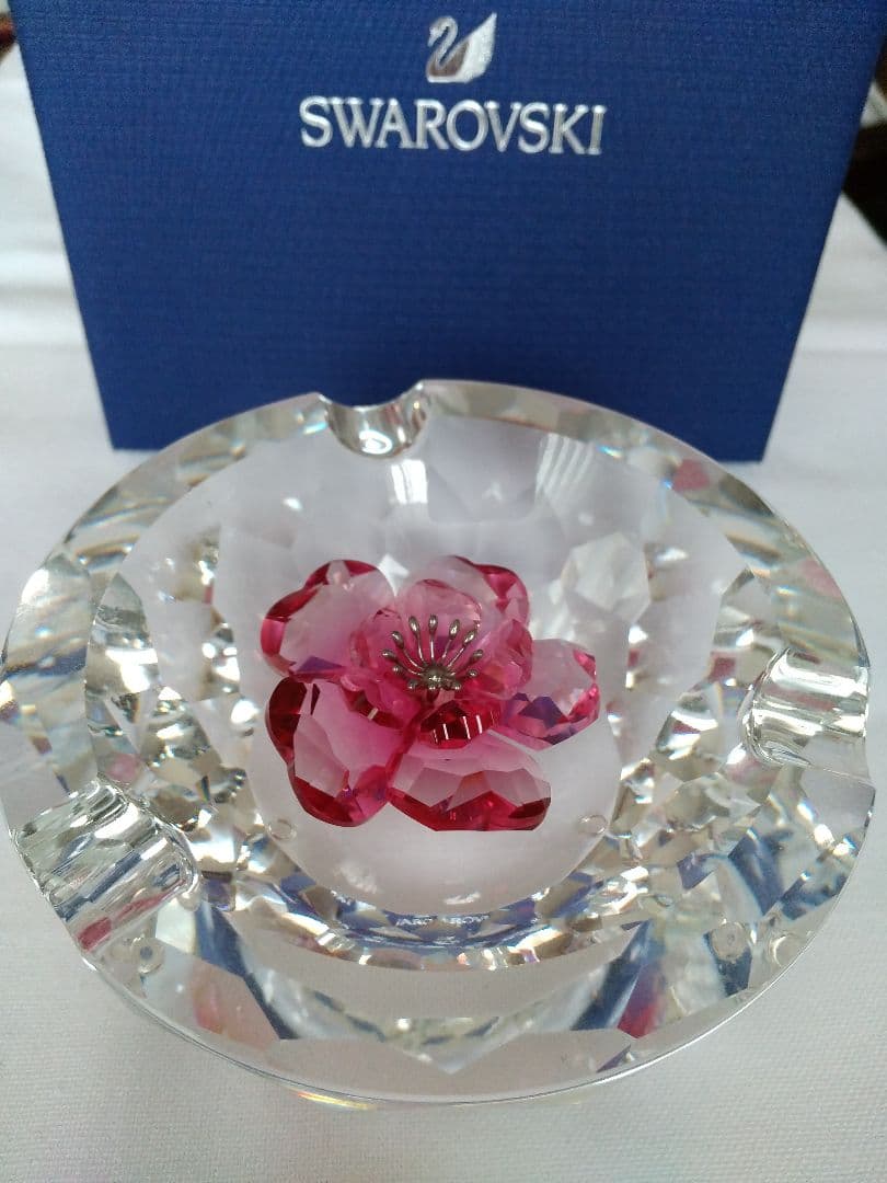 Swarovski クリスタル灰皿置物