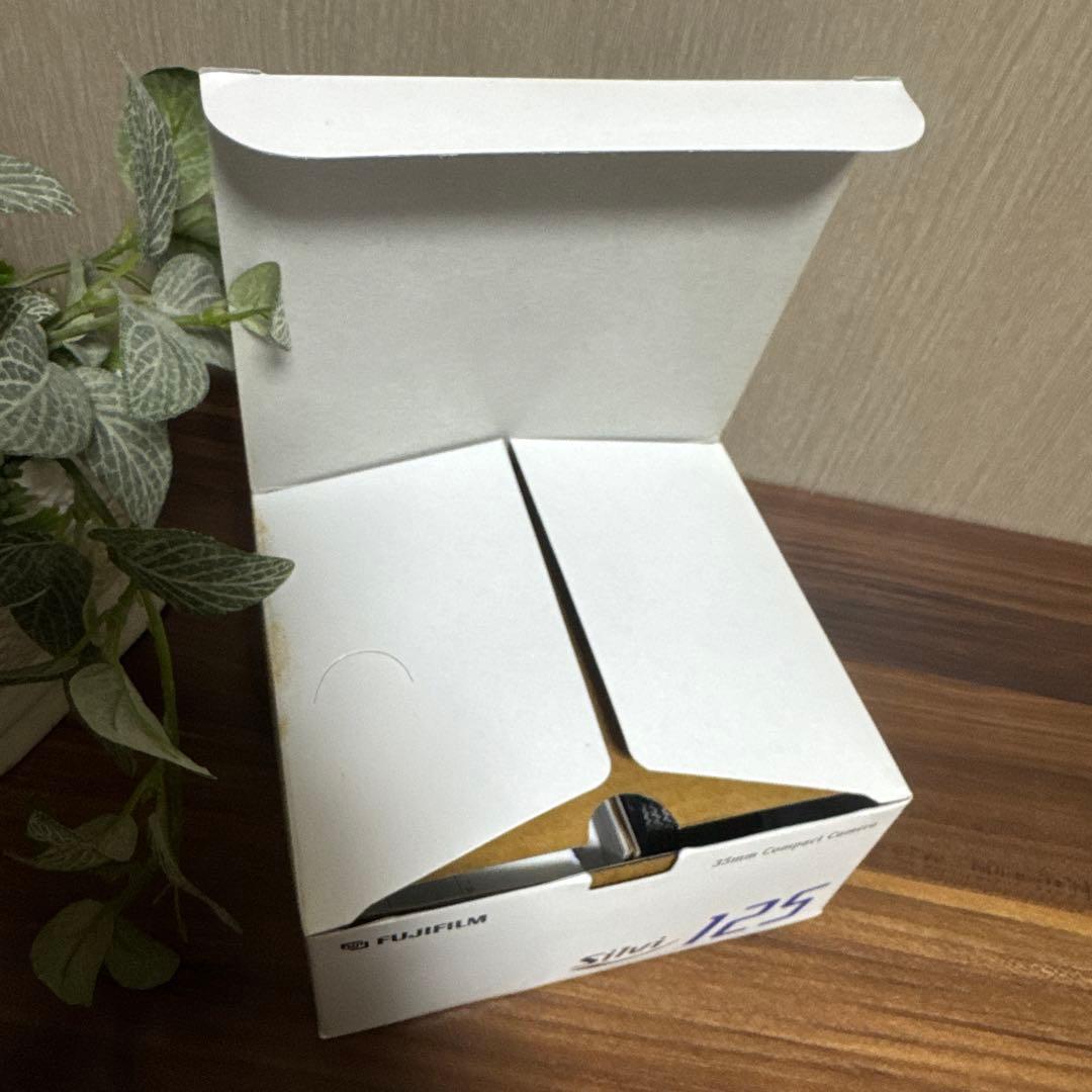 【新品未使用・送料無料】 FUJIFILM Silvi 125 フィルムカメラ