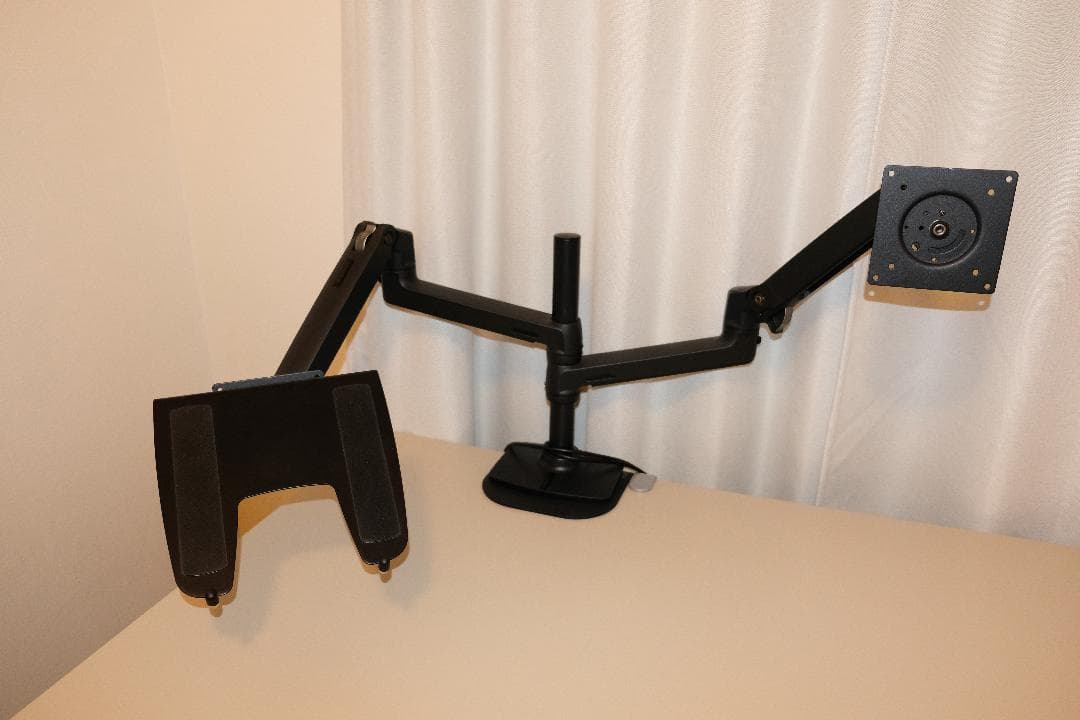ブラック モニターアーム クランプ式