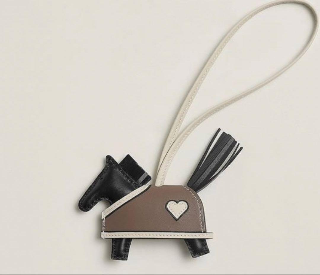 新品未使用エルメス　PMロベオクール　ロデオチャーム　新作　ノワール　エトゥープ