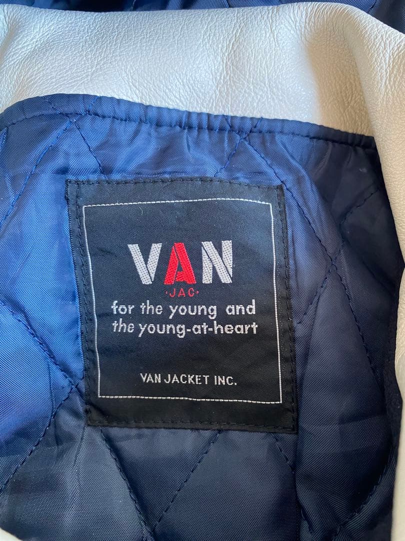 VAN ジャケット