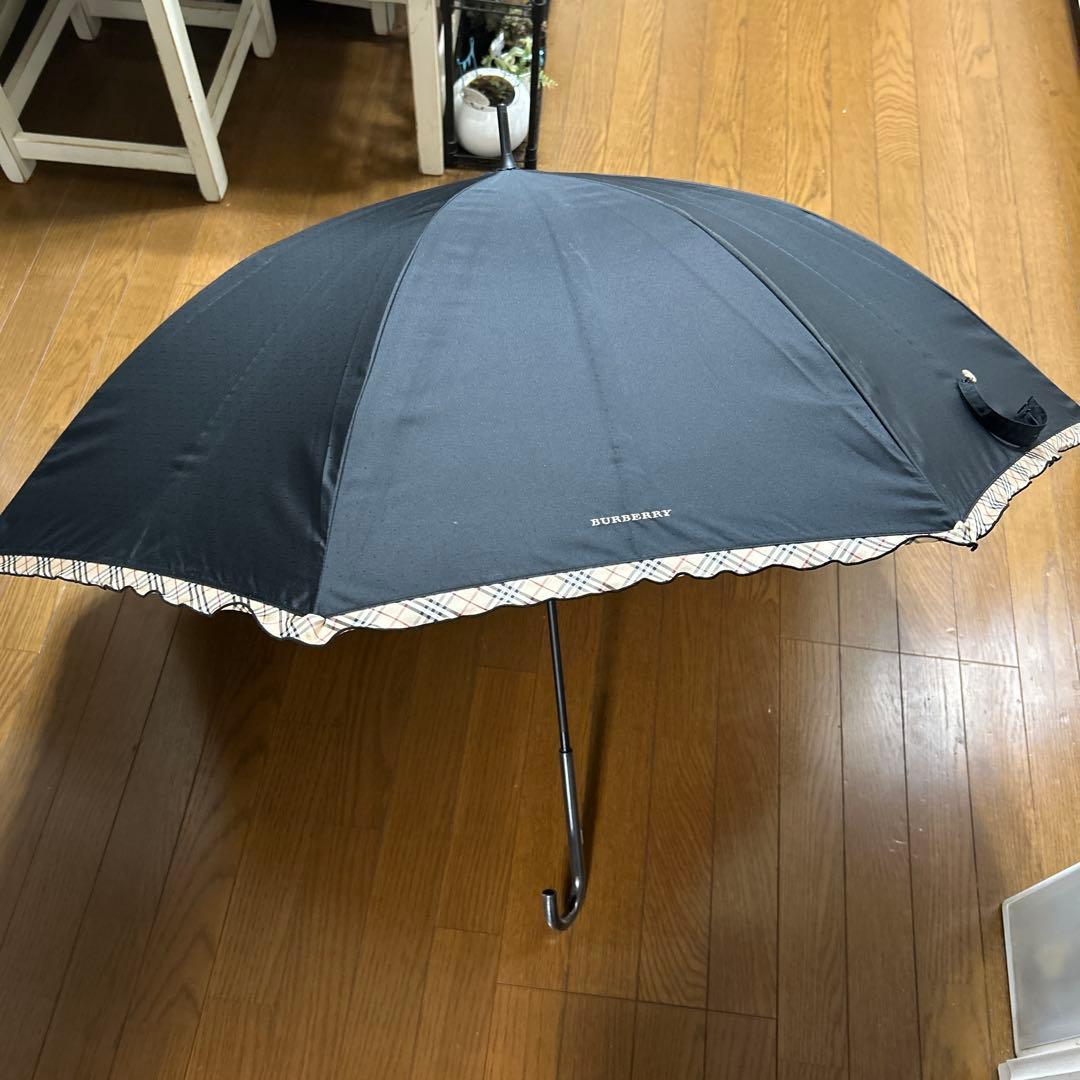 ●BURBERRYバーバリー　ブラック　フリル　ノバチェック長傘　未使用●
