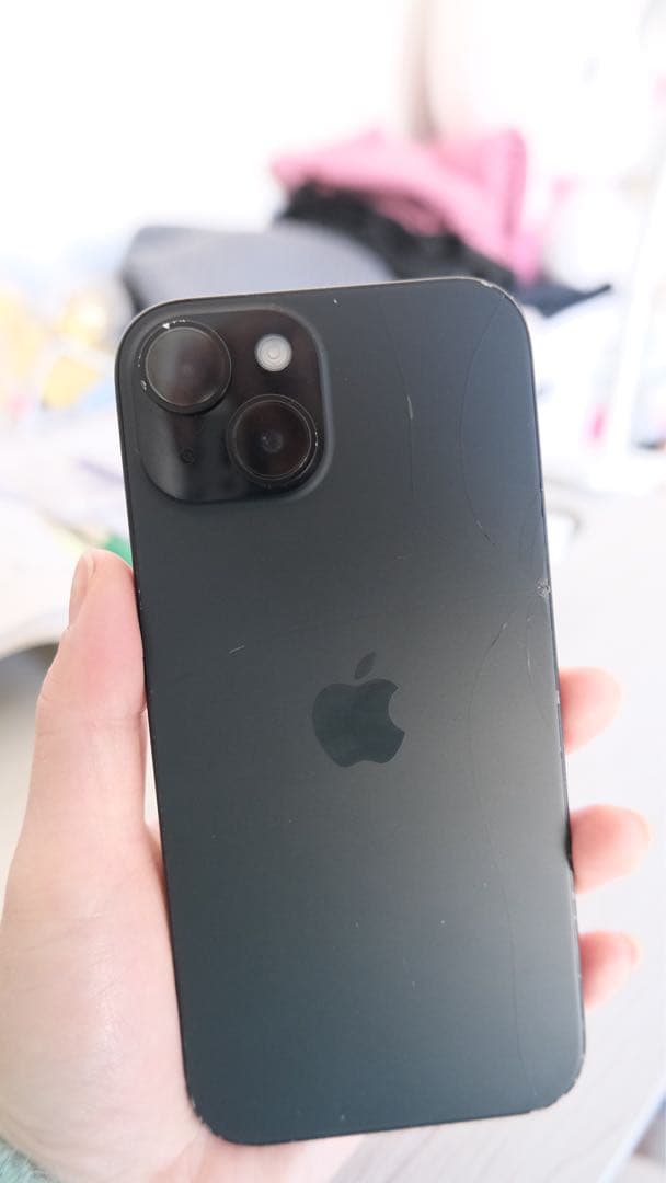 Apple iPhone 15 128GB バッテリー最大容量：93％