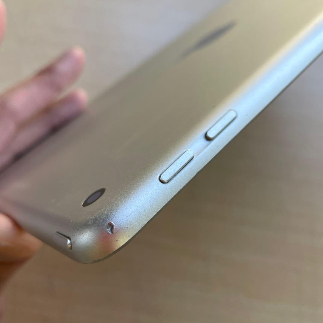 iPad 第6世代　A1893　Wi-Fiモデル　シルバー　32GB #7