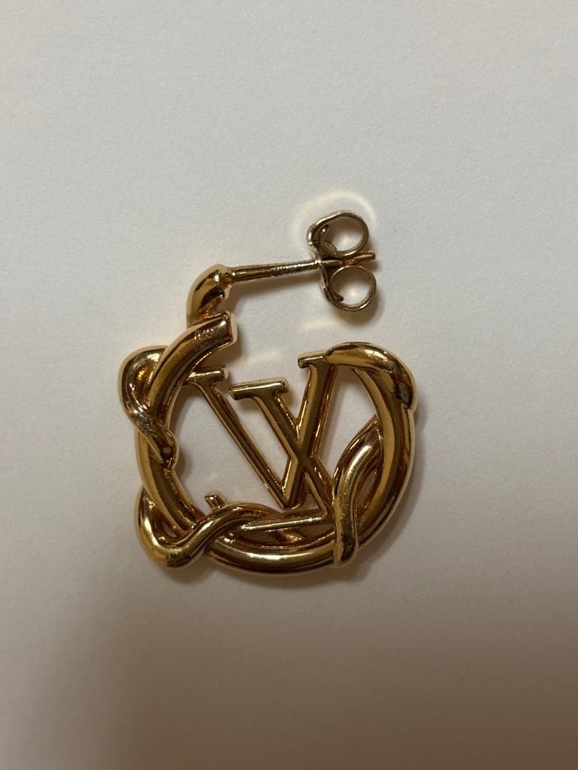 ゴールド ロゴデザイン ピアス(片耳用)