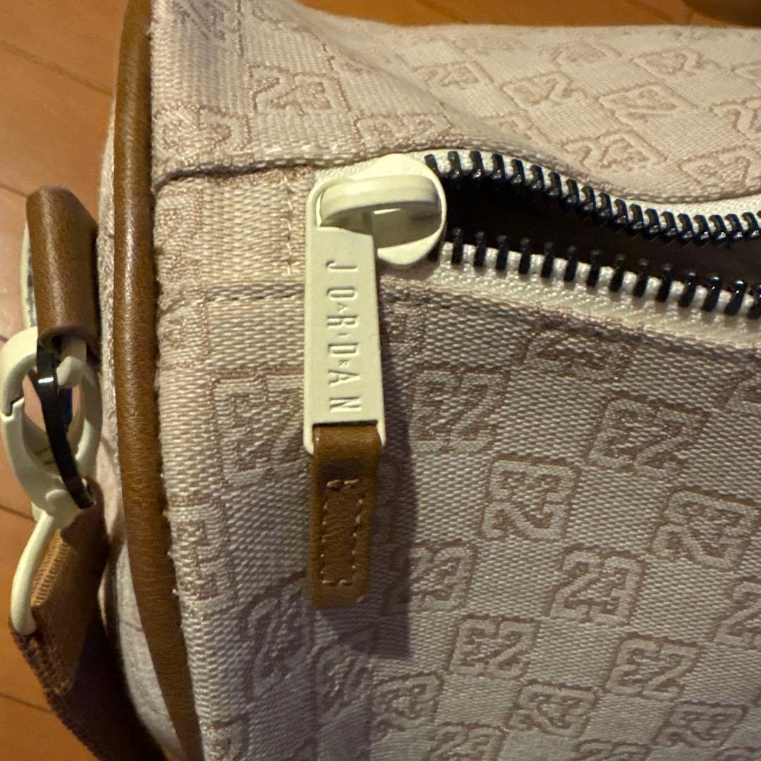 タイムセール中　Jordan ボストンバッグ ベージュ