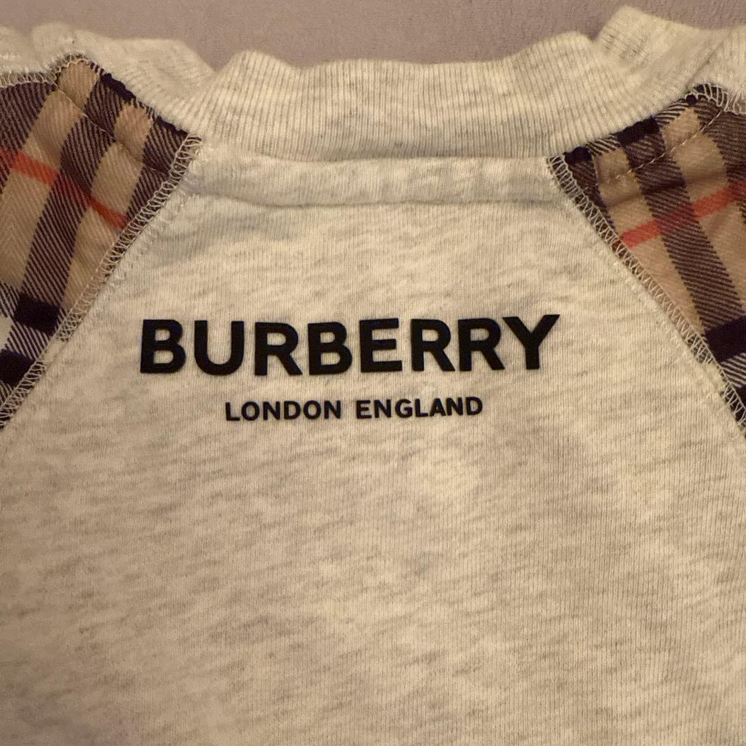 バーバリー　BURBERRY グレー トレーナー　4Y