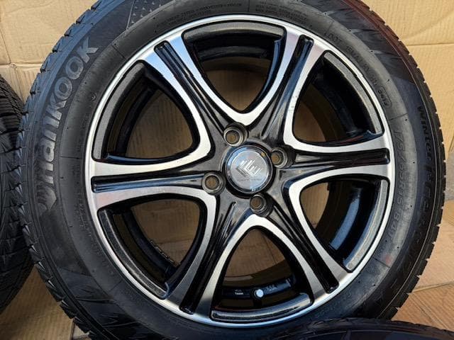 アクア ヴィッツ フィット スタッドレスセット 175/65R15 2019年製
