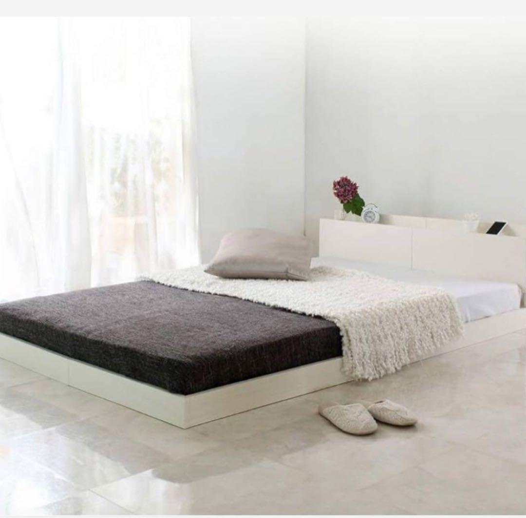 ベッドフレーム　ダブル　二口コンセント　すのこベッド　ホワイト