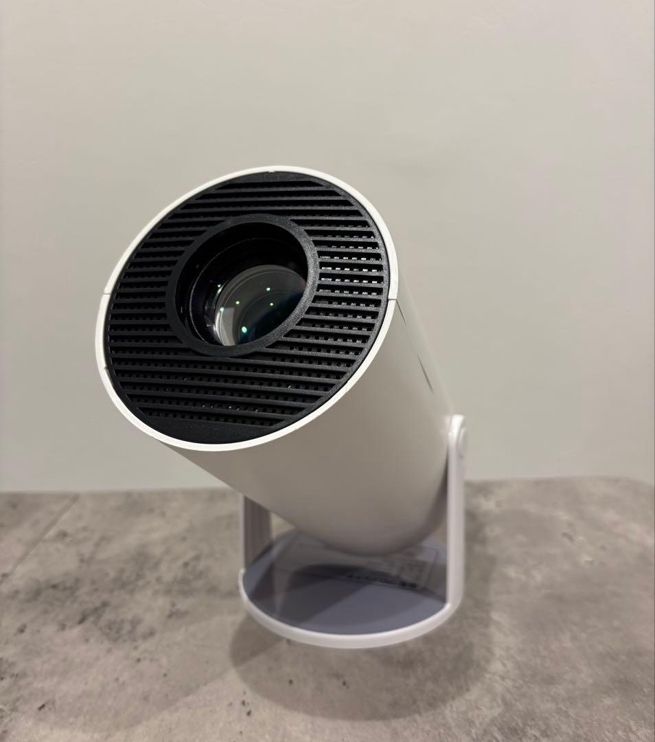 【新品】プロジェクター　リモコン付き