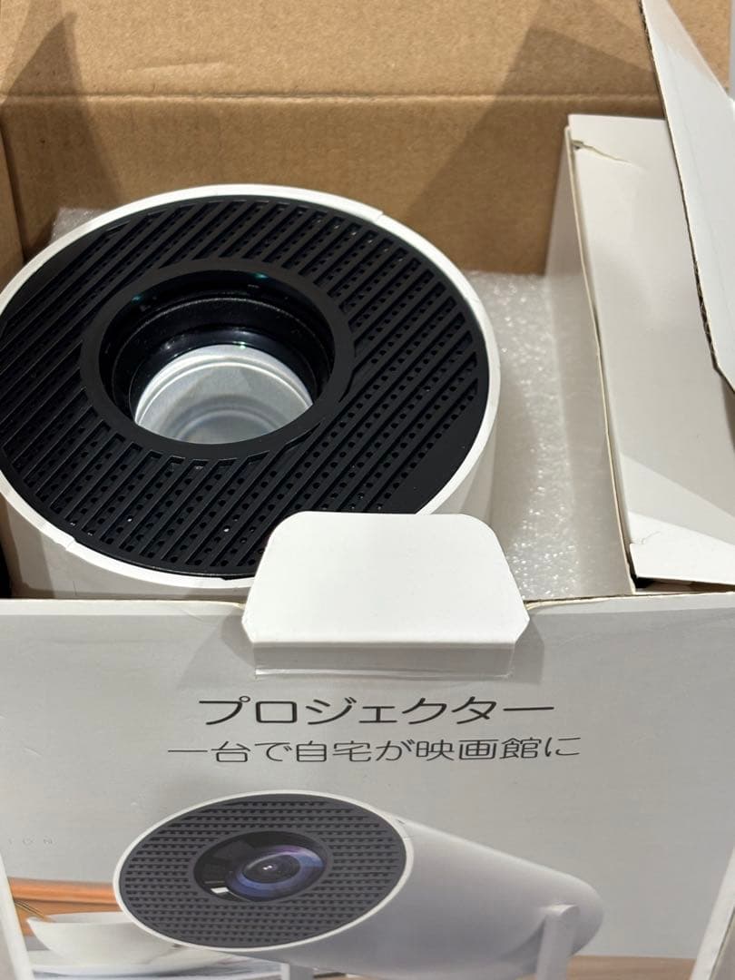 【新品】プロジェクター　リモコン付き