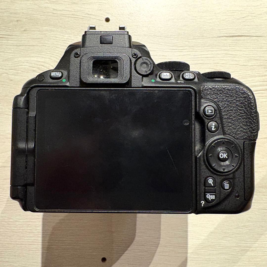 Nikon D5500＋レンズ2本（単焦点 35mm f/1.8G ＆ ズーム）