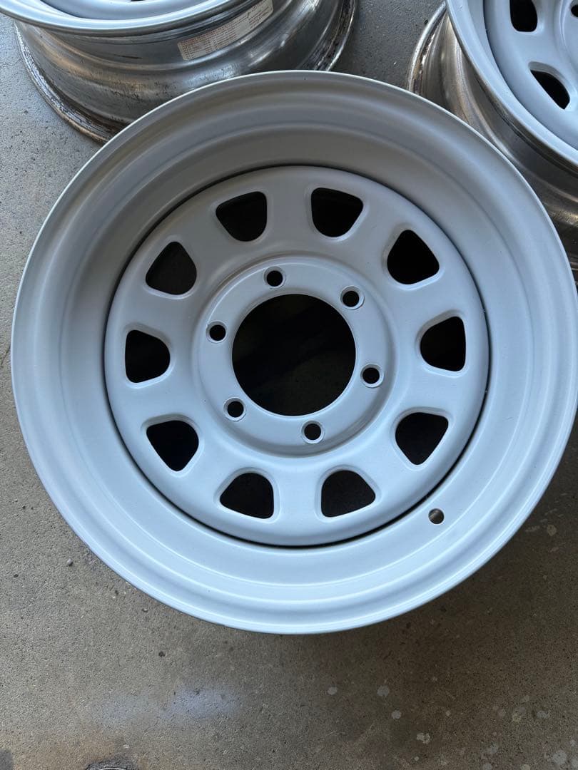 お好きな色にすぐ塗れます！ デイトナ 15インチ 6穴 pcd139.7 7j