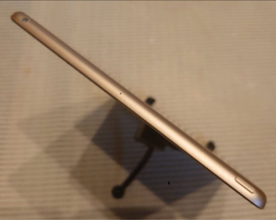 M5HMF動作品iPad第7世代(A2197)本体32GB送料込ジャンク品