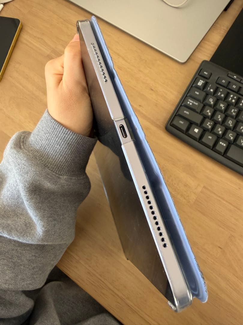 Apple iPad 本体　ケース付き