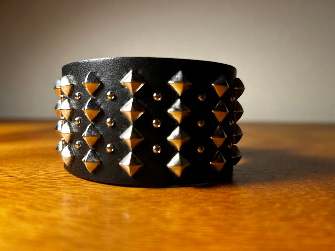 ALEXANDER McQueen スタッズレザーバングル　値下げ