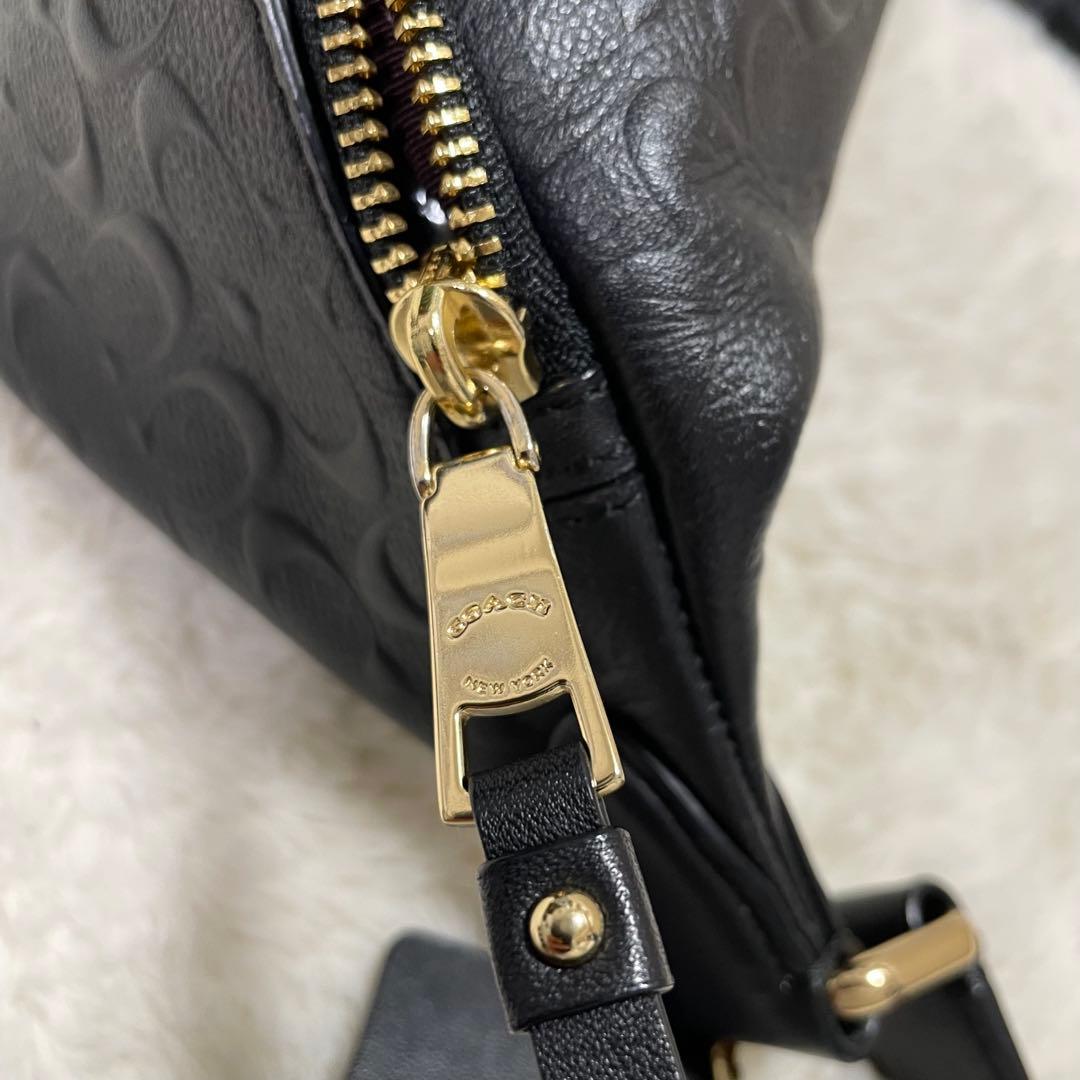 美品 COACH コーチ F48741 エンボスシグネイチャー ボディバッグ