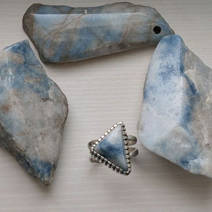 ハンドメイドの入りコン沢翡翠リング　コン沢リング　一点物