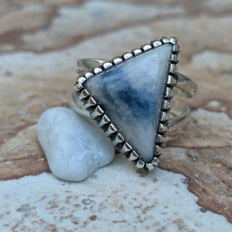 ハンドメイドの入りコン沢翡翠リング　コン沢リング　一点物