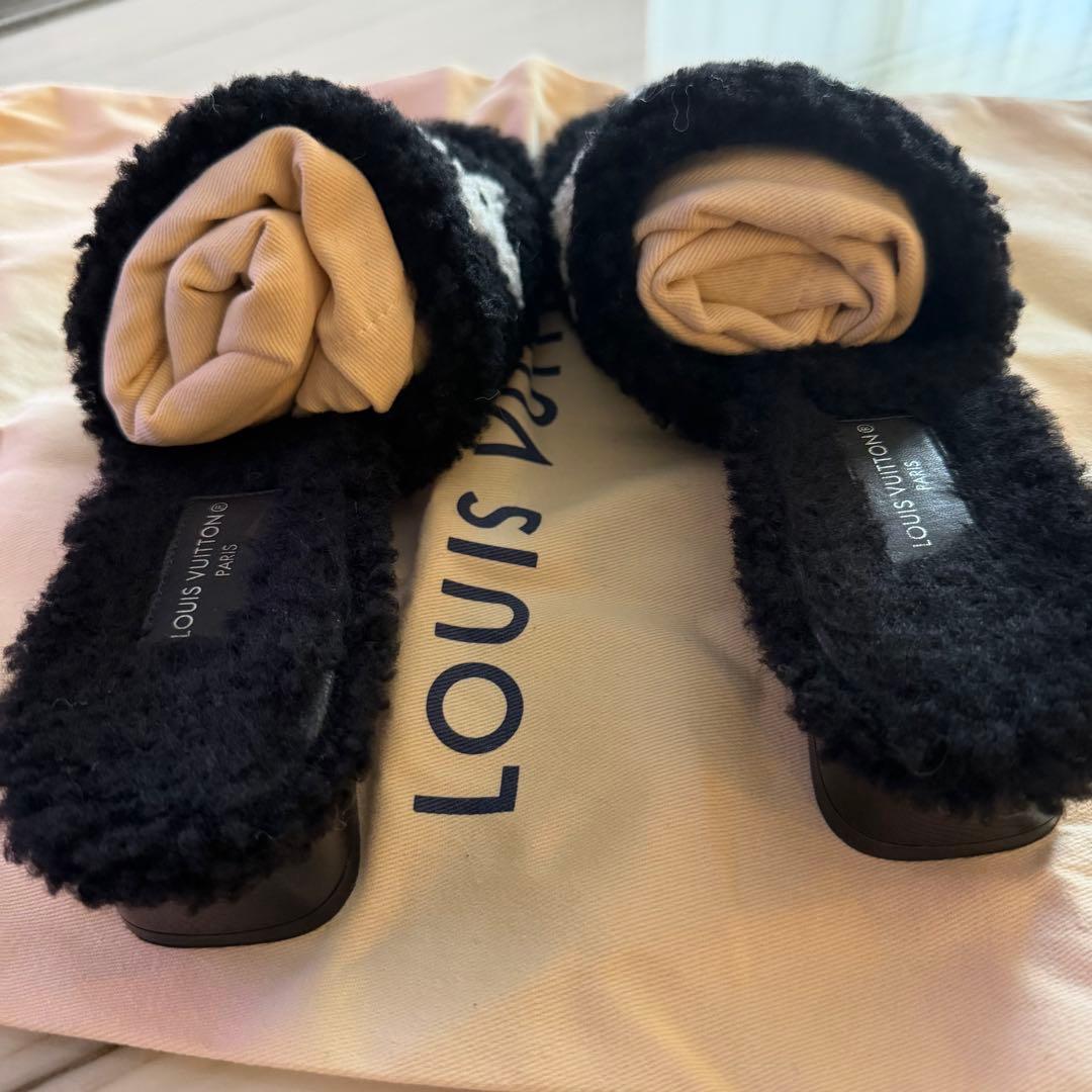 Louis Vuitton ファーサンダル ブラック・ホワイト　パセオライン