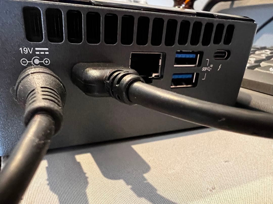 c*u様 intel NUC BOXNUC8i5BEH ミニPC Windows