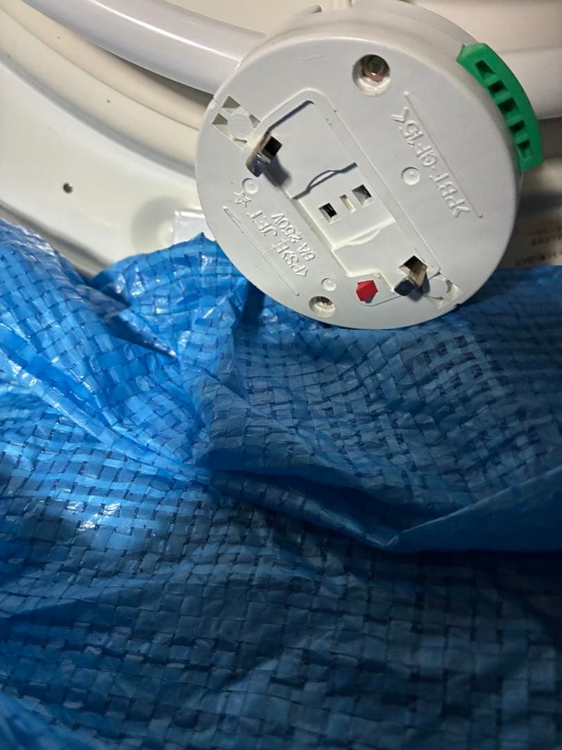 TOSHIBA　蛍光灯器具　EPT5001　05年製