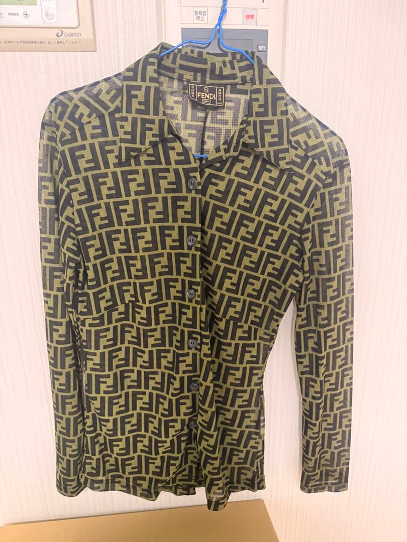 か*)様 Fendi ロゴプリント 長袖シャツ