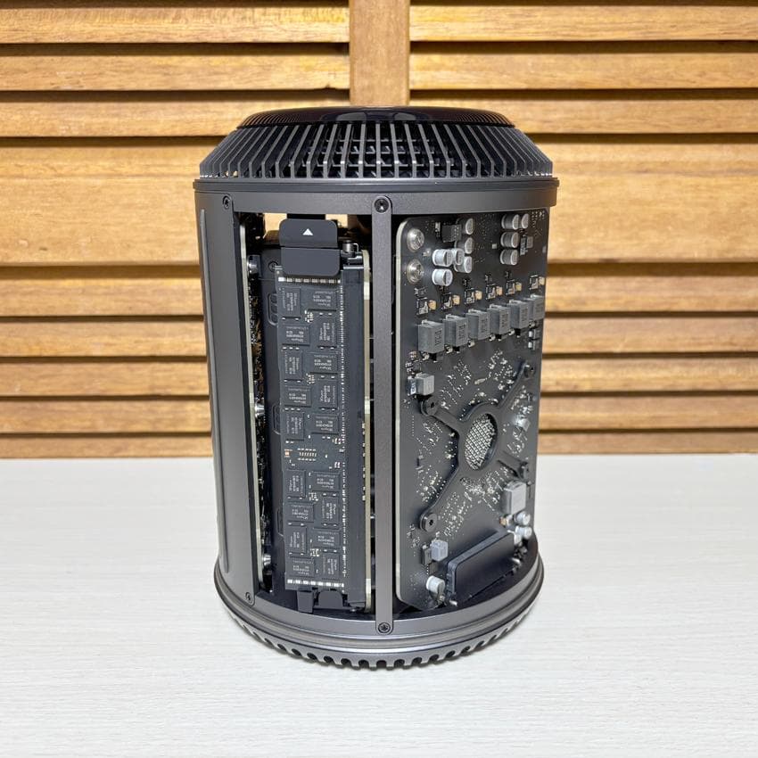 Mac Pro(Late 2013) 2.7GHz・64GB・1TB