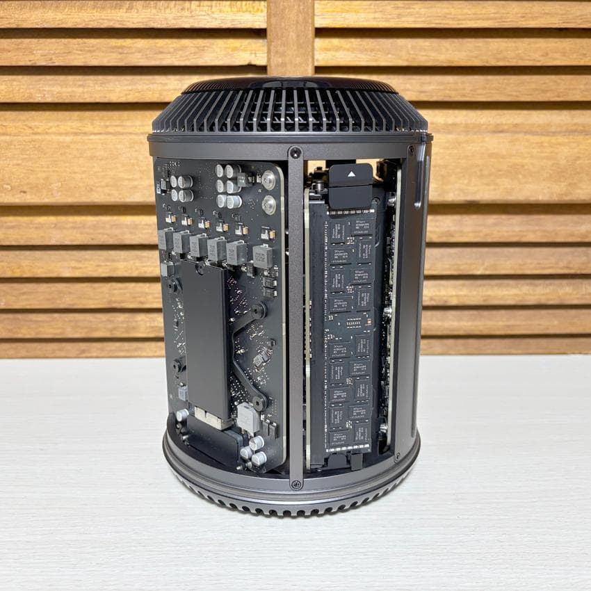 Mac Pro(Late 2013) 2.7GHz・64GB・1TB