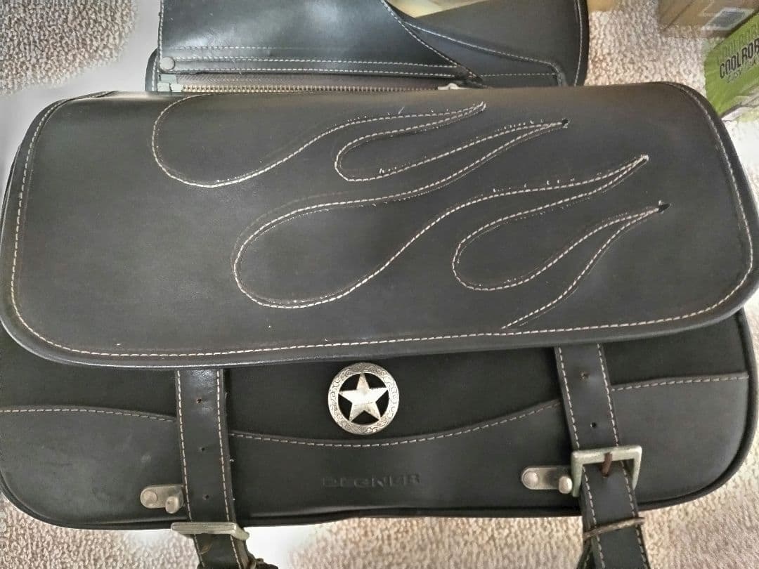 デグナー製バイク合皮サドルバッグ左右